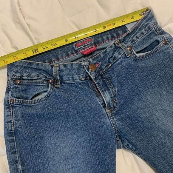 WRANGLER, premium patch, ladies size 9/10, 36 length, well loved - Picture 13 of 15